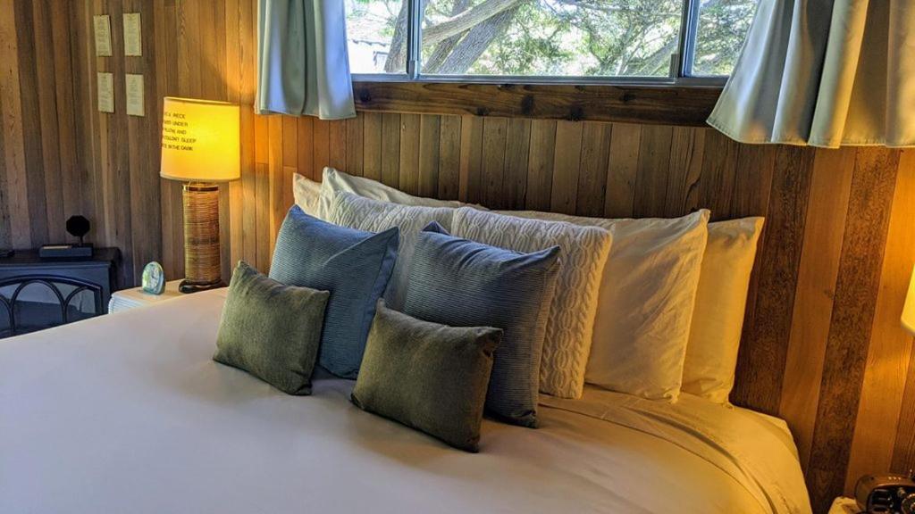 The Andiron Seaside Inn & Cabins Little River 外观 照片